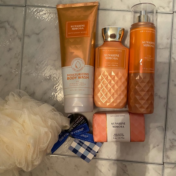 Bath & Body Works Other - Bath & Body Works Sunshine Mimosa gift set- BRAND NEW ✨✨✨✨